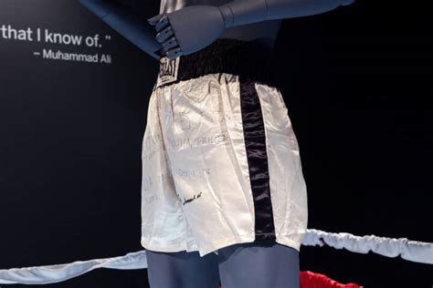 Muhammad Alis legendariske shorts ventes at blive solgt for et .